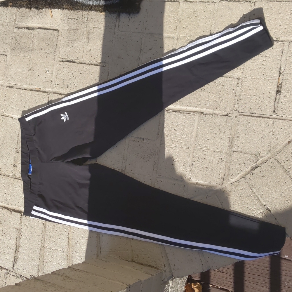 Black Adidas leggings